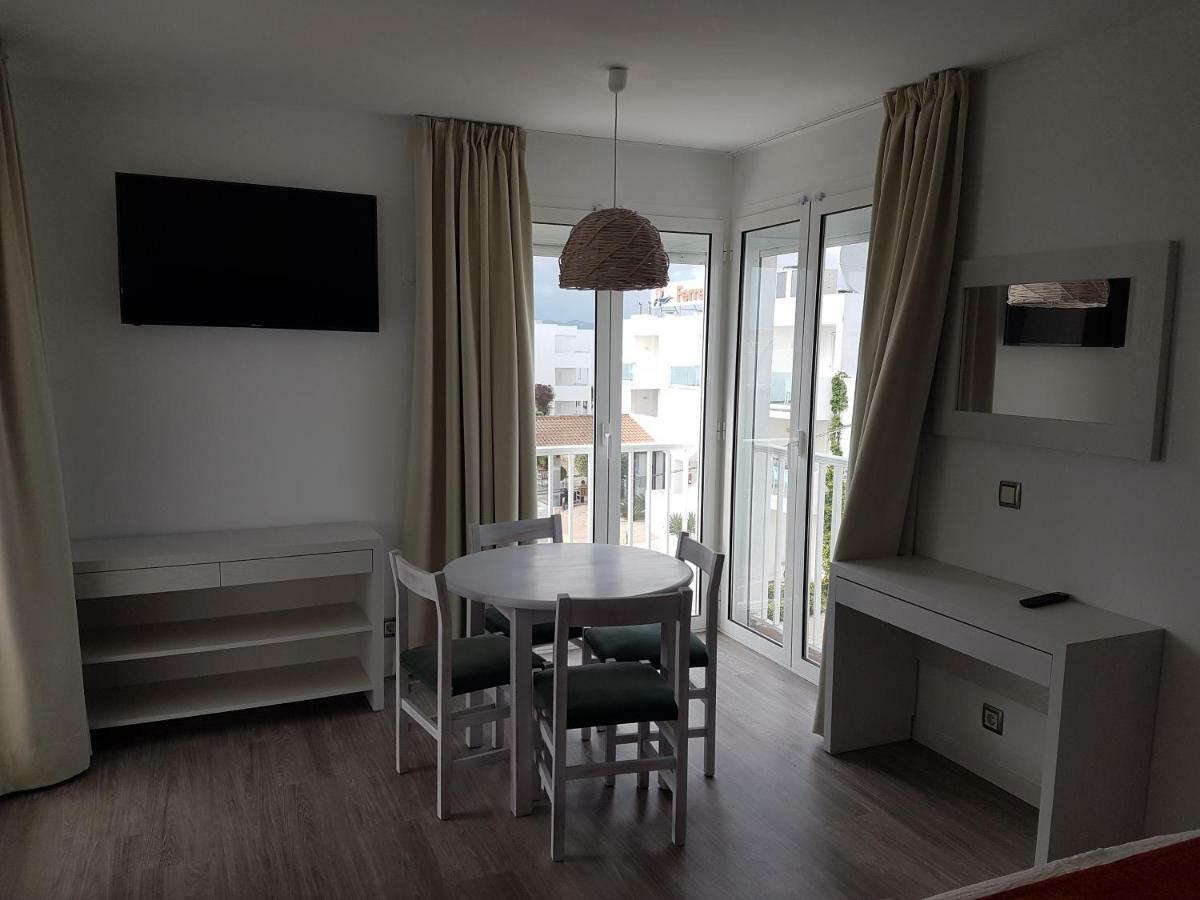 Apartamentos Ferrera Pins Cala Ferrera  Buitenkant foto